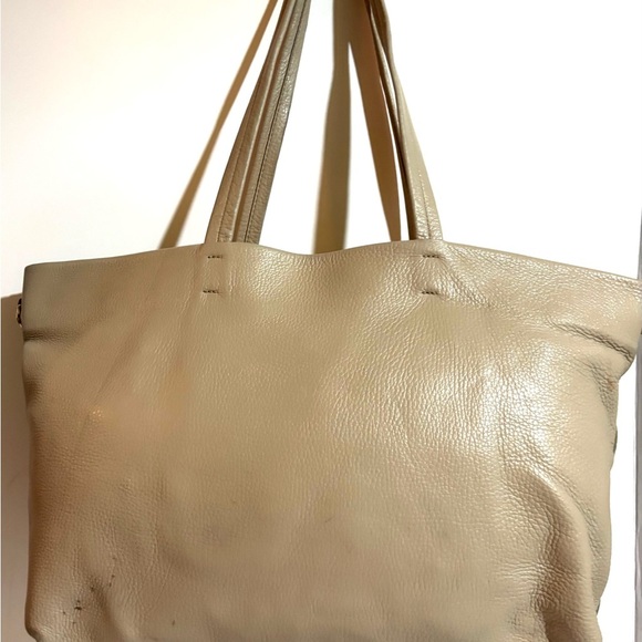 Cuyana Beige pebble Leather Tote Bag - Picture 3 of 15